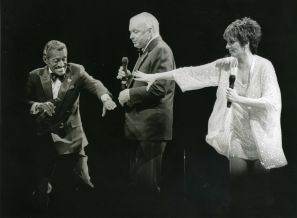 Frank Sinatra, Sammy Davis Jr., Liza Minelli  1988.jpg